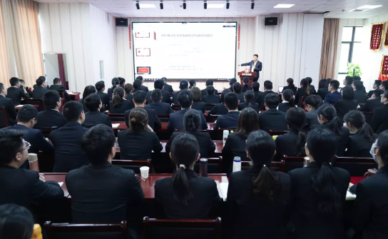 以“四輪驅動”為核心，保持健康發展態勢！東方龍商務集團4月份月度總結會圓滿舉行